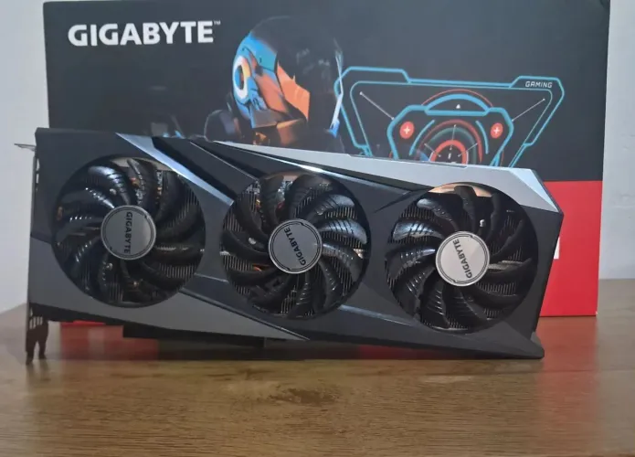 RX 7600 GIGABYTE ACEITAMOS TROCAS