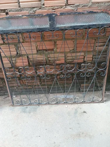 Porta e janela de ferro 300 reais