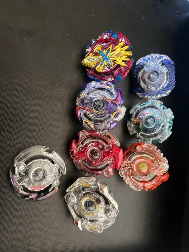 Beyblades originais Takara Tomy