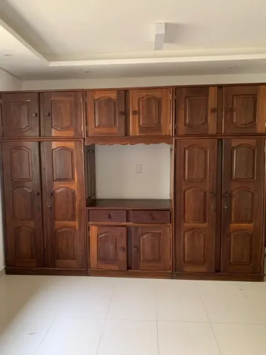 Guarda-roupa casal capela,sucupira, espelho, 12 portas, 2 gavetas, lindo, excelente estado