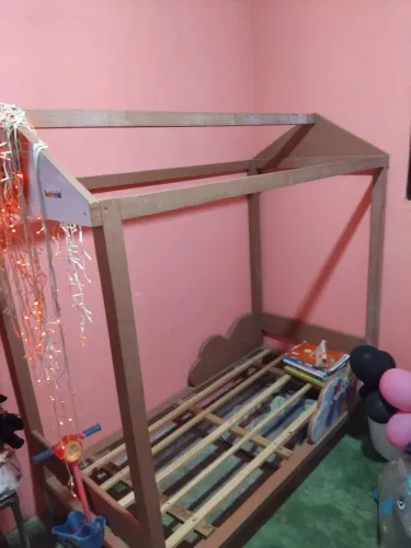 Cama infantil menina estilo casa 150,00