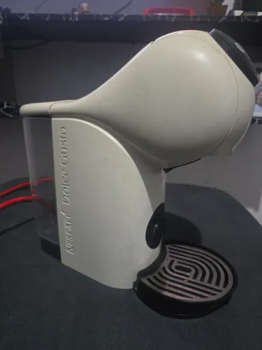 Cafeteira Arno Dolce Gusto Genio S Basic+Robô aspirador