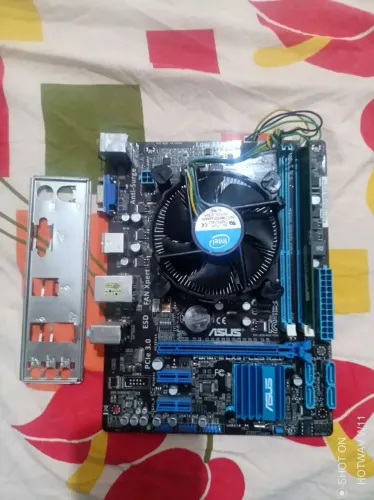 Placa mãe Asus com processador, cooler, memória e espelho, completa.