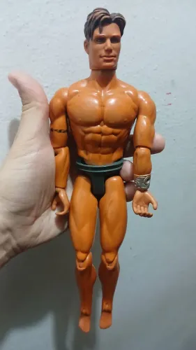 Boneco max steel classico