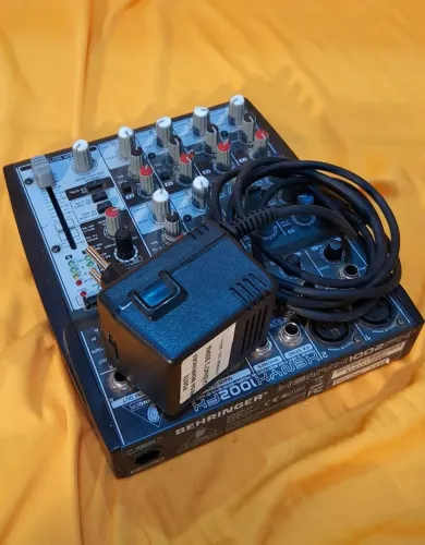 Mesa de som Xenyx 1002fx behringer