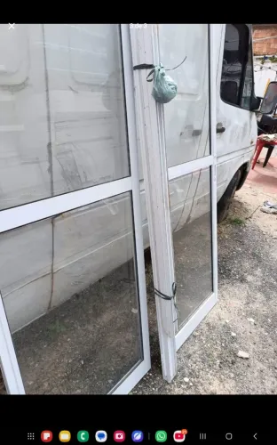 Porta de correr em alumínio 