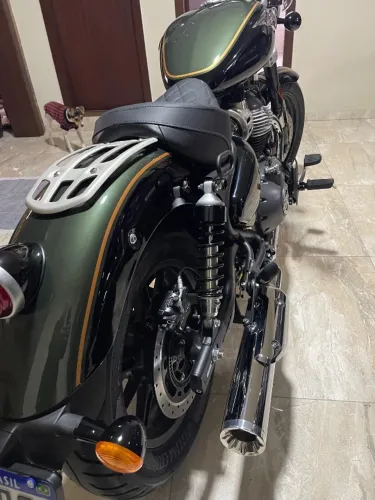 Acessorios originais p/ personalizar sua Super Meteor 650.