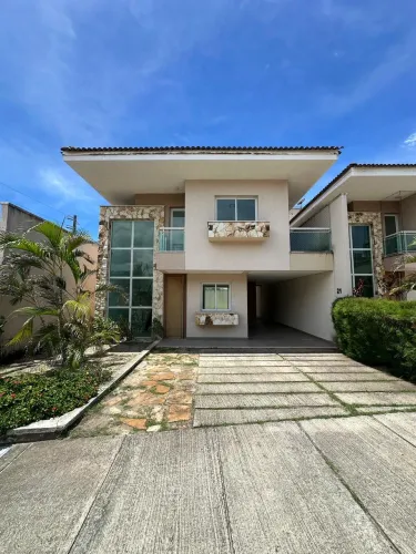 Casa em Condomínio de Alto Padrão - Precabura no Eusébio | 4 Suítes | Lazer Completo