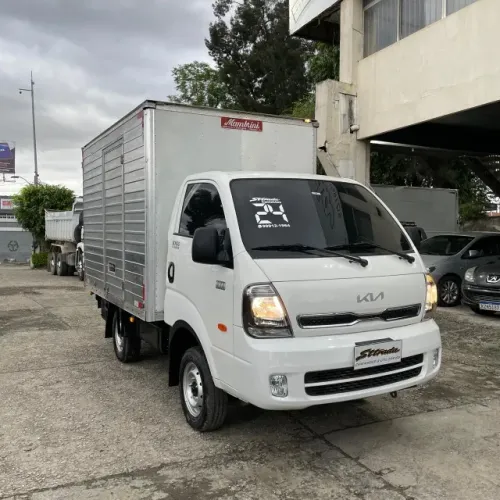 KIA BONGO ANO 2024 - EQUIP. COM BAÚ