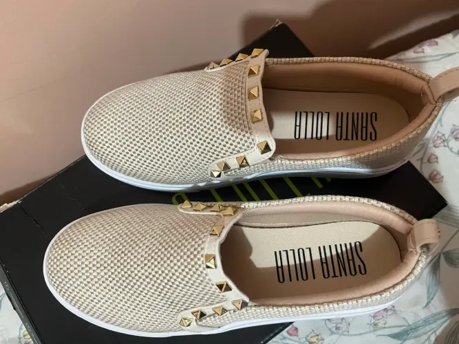 Tênis slip on Santa Lolla bege