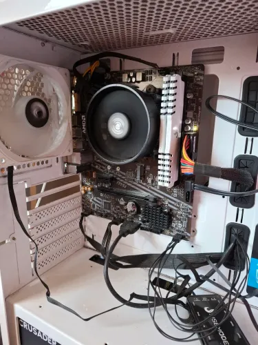 PC Gamer Ryzen 3 3200G 16GB RAM SSD 480GB