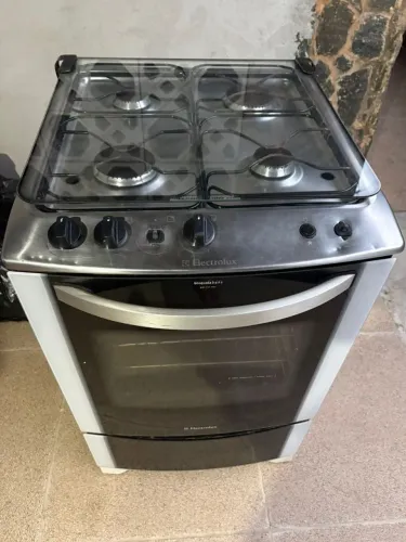 Fogão Electrolux todo funcional em excelente estado