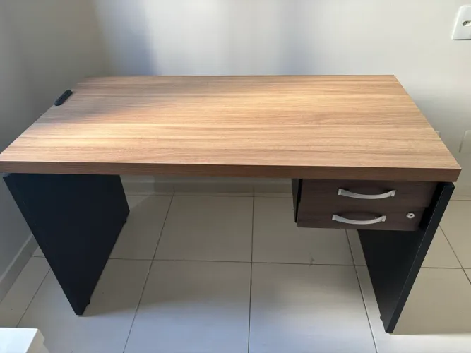 Mesa Retangular para Escritório 1,50x60cm - 2 gavetas