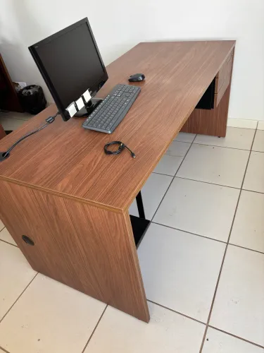 Mesa escritório em MDF