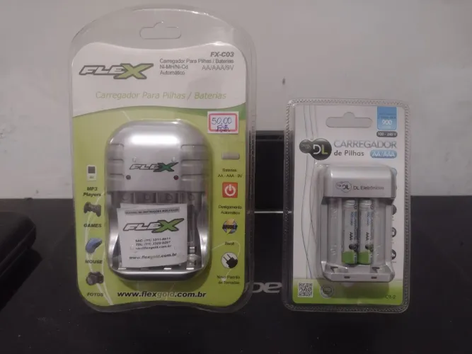 Vendo Carregador de Pilhas AAA.