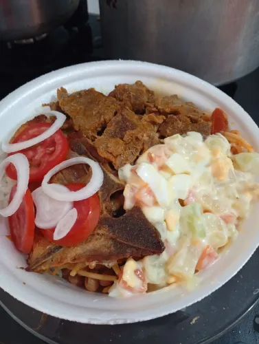 Fornecemos marmitas e quentinhas