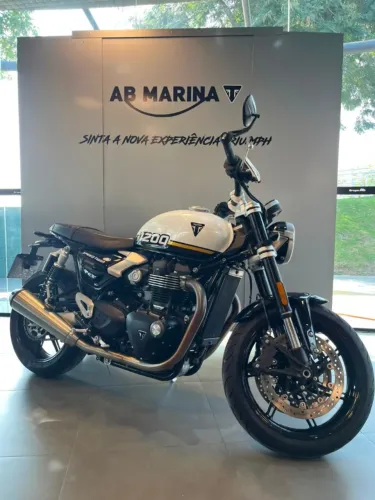 TRIUMPH SPEED TWIN 1200 | 2025 | 5.400 KM | ÚNICO DONO