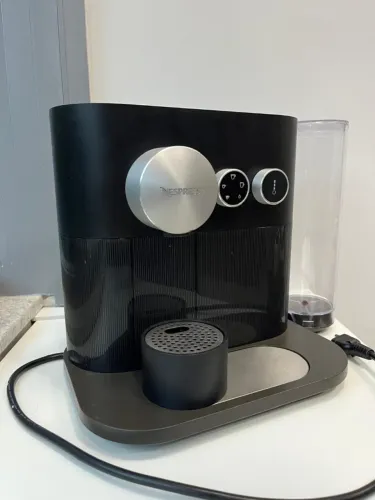 Cafeteira Nespresso Expert C80 Preto 220v