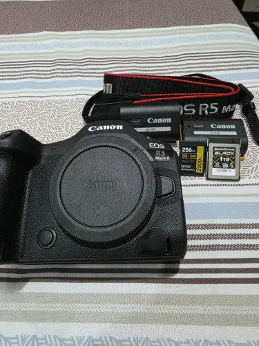 Camera Canon EOS R5 Mark II Mirrorless