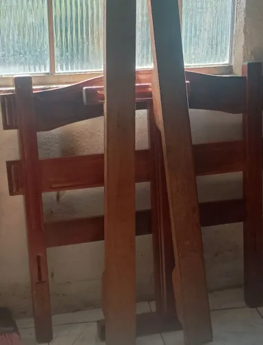 Cama de solteiro de madeira boa
