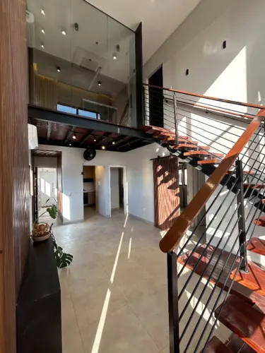 Duplex 130m² / Pe- Direito Duplo e Piscina Privativa no Bairro dos Estados