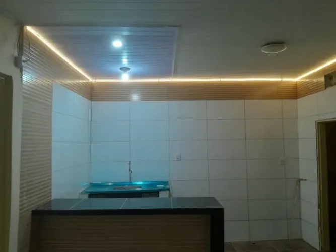 ALUGA-SE CASA PRÓXIMO AO HOSPITAL DO GUAMÁ, 2 quartos, Sala, Cozinha, 2 banheiros.
