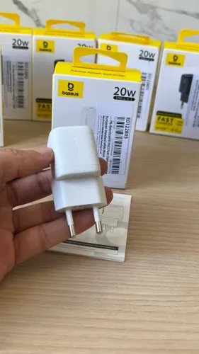 Fonte carregamento rápido Tipo C Baseus 20w - Original e com garantia/Lacrada-Branca/preta