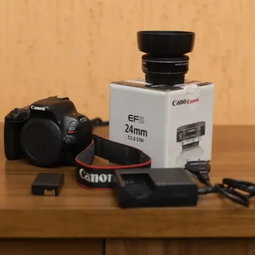 Canon SL2 Com lente 24mm 2.8