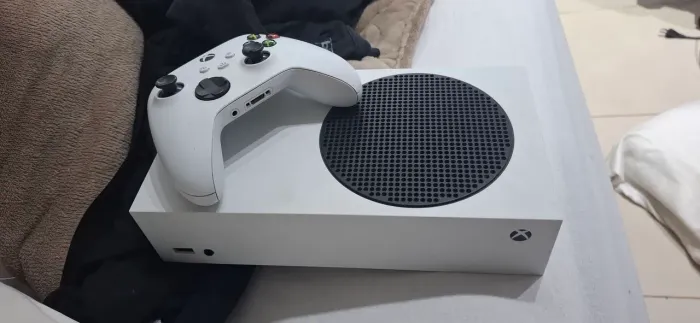 Xbox series S com controle