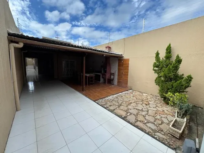 Casa Plana com 3 Suítes no Eusébio | Área Gourmet e 3 Vagas