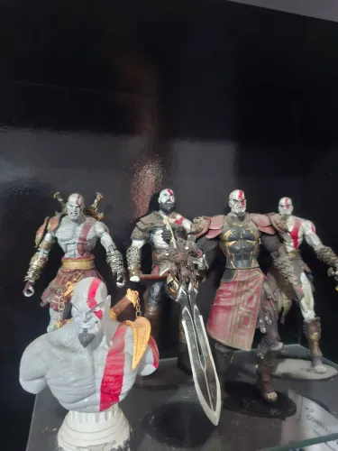 Coleção Kratos god of War 1 2 3 4 (miniatura) valor negociável 