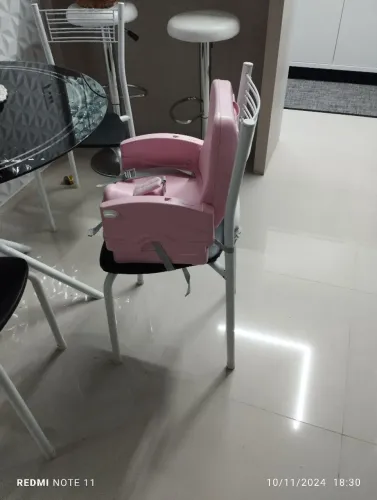 Cadeirinha de elevação para alimentação