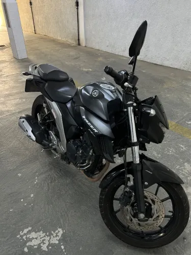 Fazer 250cc preta 2022