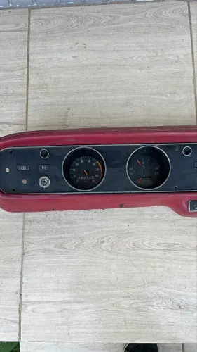 VENDO PAINEL ORIGINAL DE DODGE POLARA EM COURO