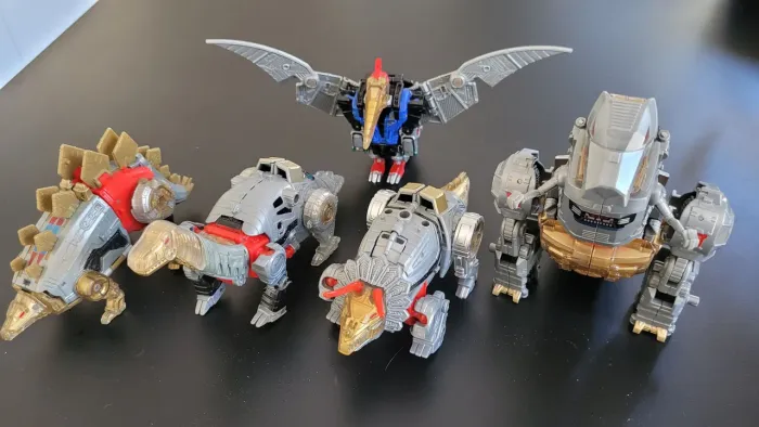 Coleção Dinobots Transformers Siege - K.O.Action Figures