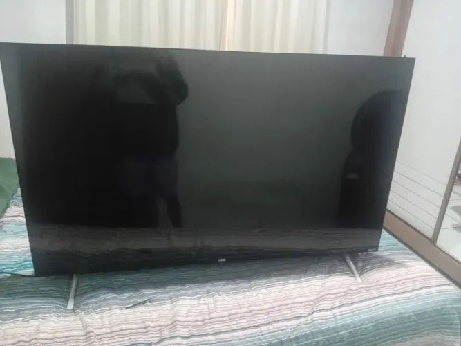 TV 50 polegadas rocku aoc 2 anos meio