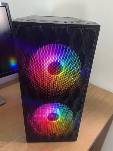 VENDO COMPUTADOR RYZEN 5 3400G 12 RAM DDR4 DA LACA MÃE A520M