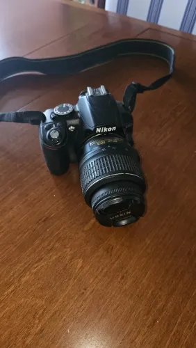 Máquina fotográfica Nikon D3100