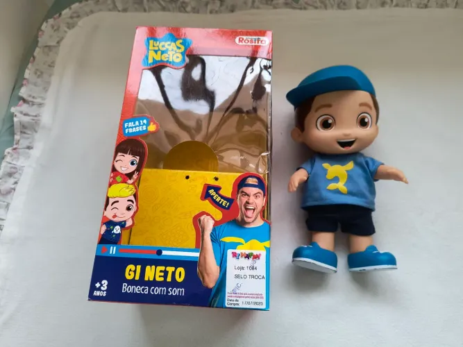 Bonecos Lucas Neto e Gi