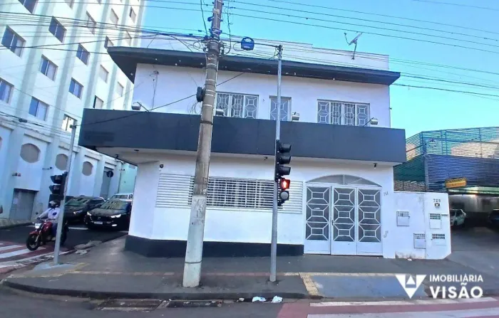 CENTRO COMERCIAL COM SALA DE RECEPÇÃO, 07 SALAS NO CENTRO DE UBERABA