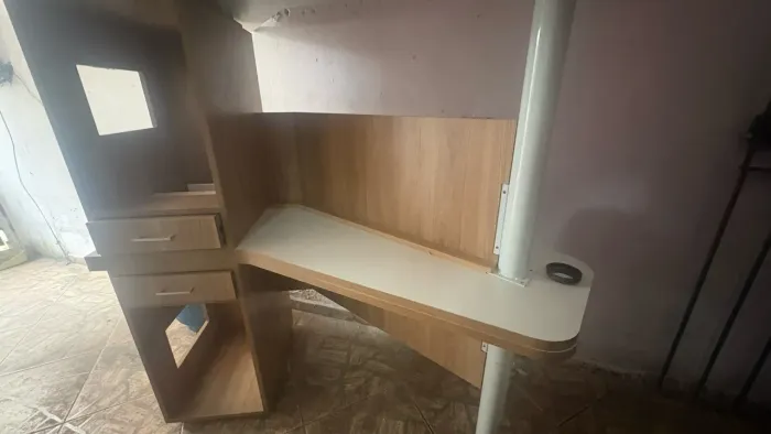 Mesas de escritório cada 1 500 reais