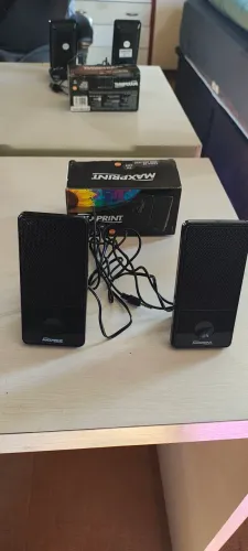 Caixinha de som USB 