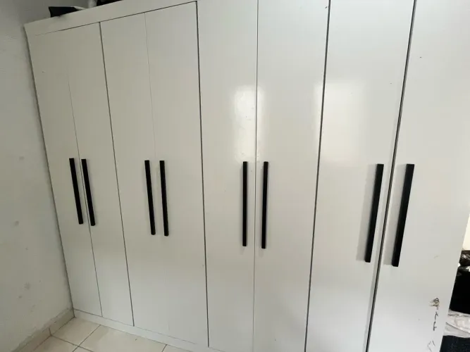 Guarda roupa 8 portas