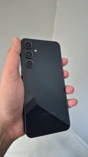 Samsung Galaxy A55 | 128GB (Suporte a Cartão de memória)