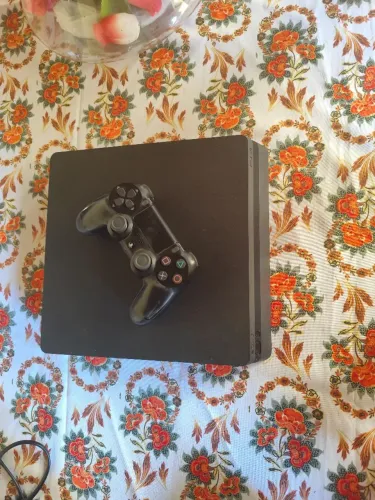 PlayStation 4 Slim 1tb