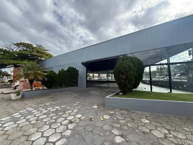 Loja/Galpão Comercial para Locação | 750 m² | Capoeiras