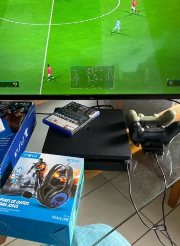 Ps4 slim 1 tb 2 controles e jogos
