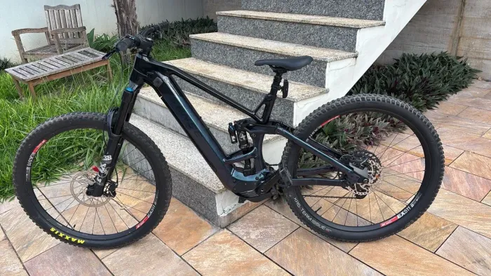 Sense Exalt E-Trail Evo - tamanho L com upgrades