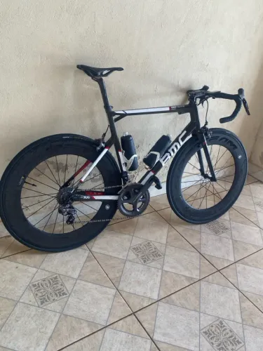 BMC Race Machine com ultegra di2 11v
