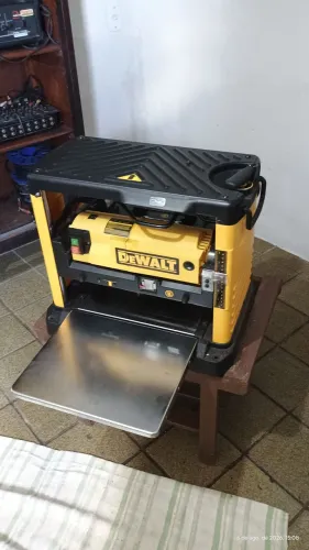 DESE GROSSO DEWALT. (Retirada no local)